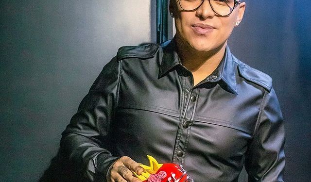 Kolombiyalı şarkıcı Jimenez, uçak kazasında hayatını kaybetti