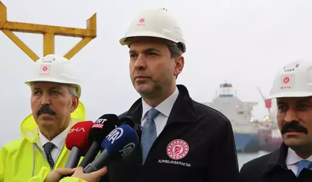 akan Bayraktar: Önümüzdeki 2 yılda 200 milyon metreküplük gazı gemilerle alır hale geleceğiz