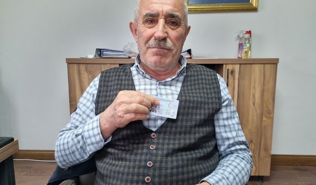 Bu muhtara herkes ‘abi' demek zorunda kalıyor