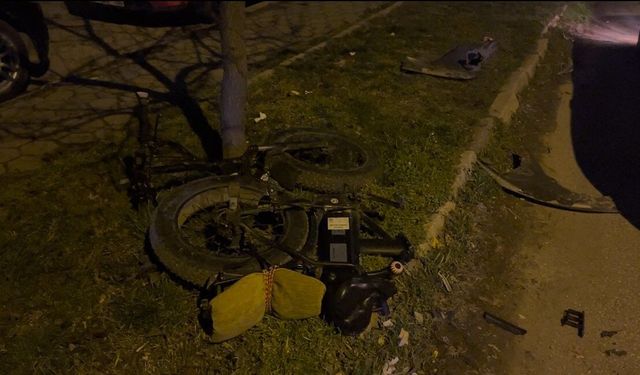 Çocuğun kullandığı otomobil bisiklete çarptı: 2 çocuk yaralandı