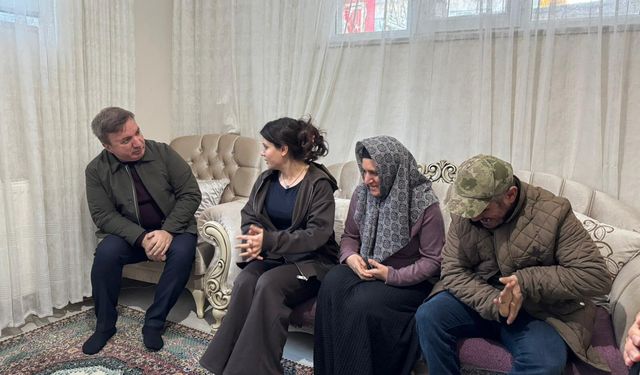 Kendi hayallerini erteledi, kardeşlerine hayat oldu