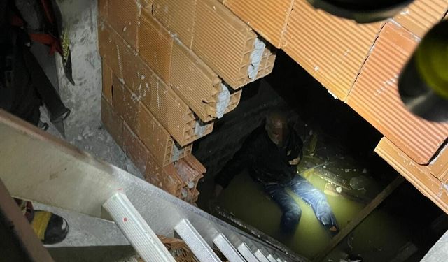 Üçüncü kattan asansör boşluğuna düşen adam ölümden döndü!