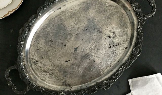 Evinizde bu tepsi varsa şanslısınız! 2 kiloluk gümüş 200 bin TL’ye dayandı