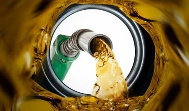 Akaryakıta dev zam geliyor: Motorin bu gece fırlayacak