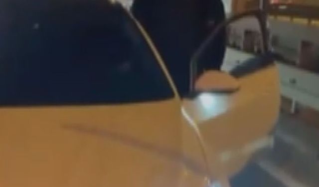 Beylikdüzü'nde trafikte tartışan iki sürücü kamerada