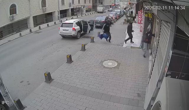 Kuyumcuya soygun girişimi kamerada