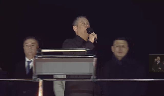 Özgür Özel: “Ak Parti’nin kara düzeni bir kişi iktidarda kalsın diye bir milleti yoksullaştıran düzendir”