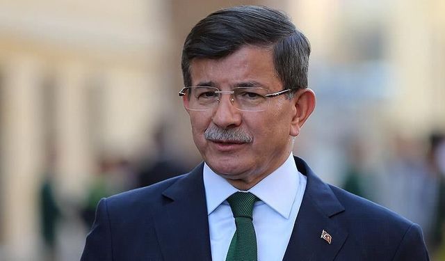 Ahmet Davutoğlu: Açık söyleyeyim maddi sıkıntılar yaşıyorum.