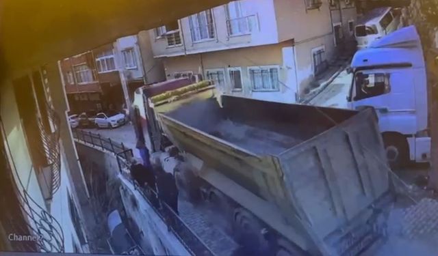 Kağıthane'de kayan hafriyat kamyonunu durdurmaya çalışırken aşağı düşen şoför hayatını kaybetti