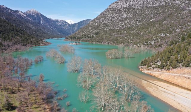 Antalya-Konya karayolunda son durum dron ile görüntülendi: 4 kilometrelik kısım sular altında