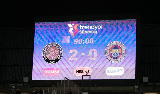 Fenerbahçe Zirve Yarışında Ağır Yaralı: Sarı Lacivertlilerde Zirveden Düşüş Sürüyor