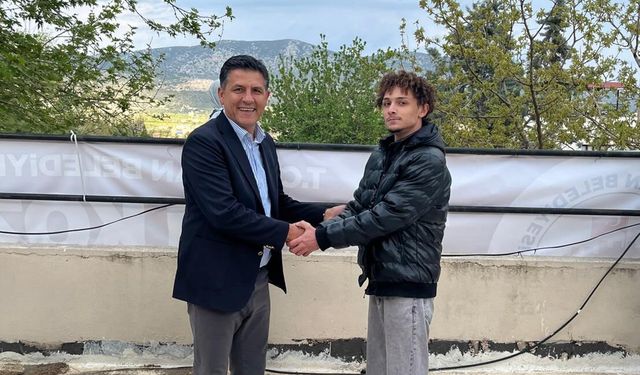 Gündem olan bankta başkan ve genç buluştu