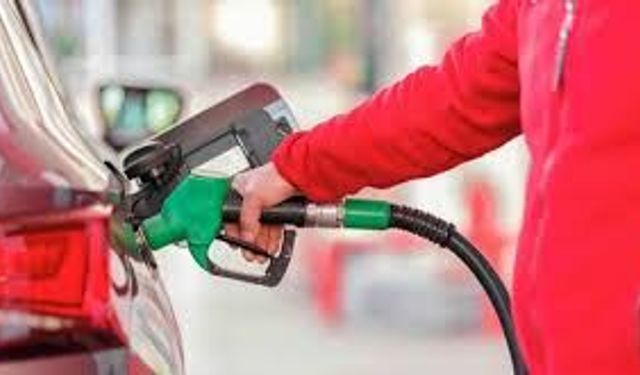 Akaryakıt tabelası bir kez daha değişti!