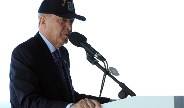 Erdoğan: “Türkiye’yi Bu Fırtınalı Sulardan Sahili Selamete Çıkarmak İstiyoruz”
