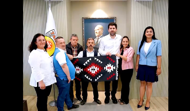 Emekle Dokudular, Başkan Boltaç’a Takdim Ettiler