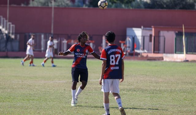 Sudanlı annenin Yörük oğlu Ahmet futbol kariyerinde ilerlemek istiyor