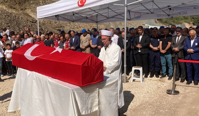 Feribot faciasında hayatını kaybeden uzman çavuş son yolculuğuna uğurlandı