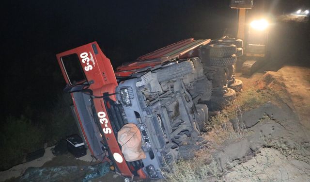 Orman yangınına müdahale eden arazöz devrildi: 2 işçi yaralandı