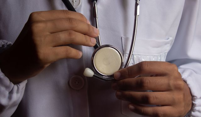 31 bin 54 sağlık personelinin istihdamına dair karar Resmi Gazete'de