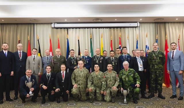 NATO’da Çifte Gurur! Mersinli Egemen’den Büyük Başarı