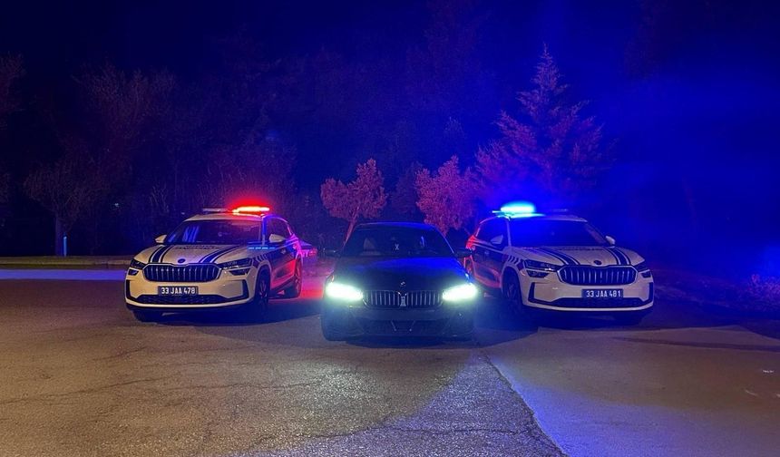 Otoyol jandarması yakaladı: Mersin'de drift atanlara şok ceza!