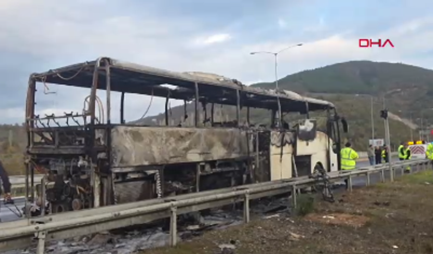 Ortaokul öğrencilerini taşıyan otobüs, alev topuna döndü!