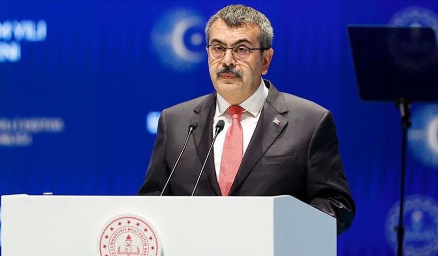 Bakan Tekin: Türkiye'de kimse kimsenin kılık kıyafetiyle uğraşmıyor