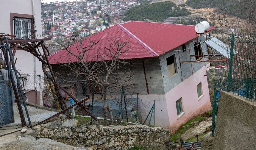 Mersin'deki heyelan bölgesi havadan görüntülendi