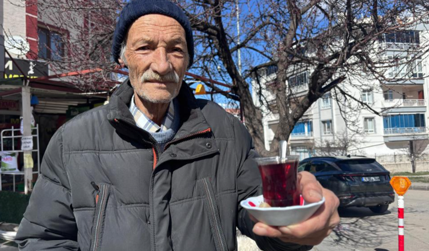 34 yıldır su içemeyen yaşlı adam: "Suya hasret kaldım, gülmeye hasret kaldım"