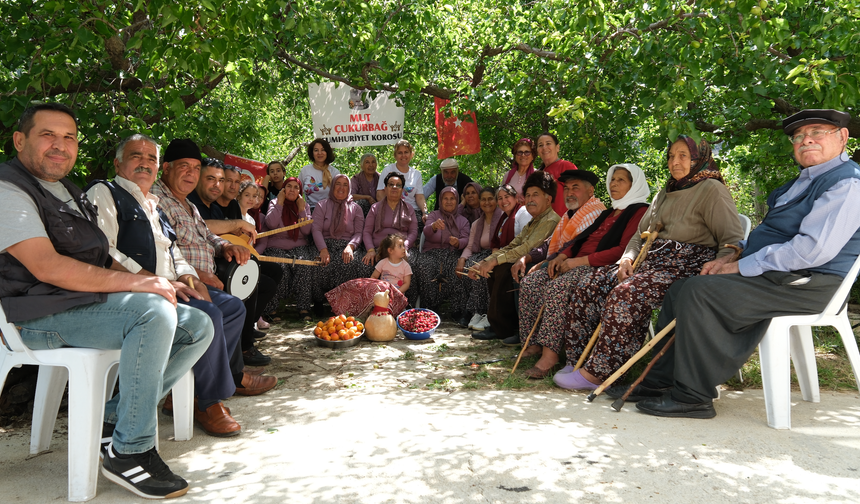 MUT ÇUKURBAĞ’DA TÜRKÜLER HİÇ SUSMUYOR