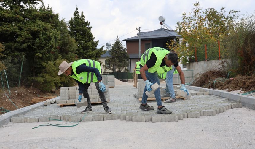 TOROSLAR’IN KIRSAL MAHALLELERİNDE YOLLAR YENİLENİYOR