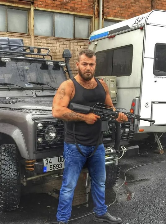 I S T A N B U L B E Y O G L U’ N D A O Y U N C U B A H A D I R U N 1014446 301013