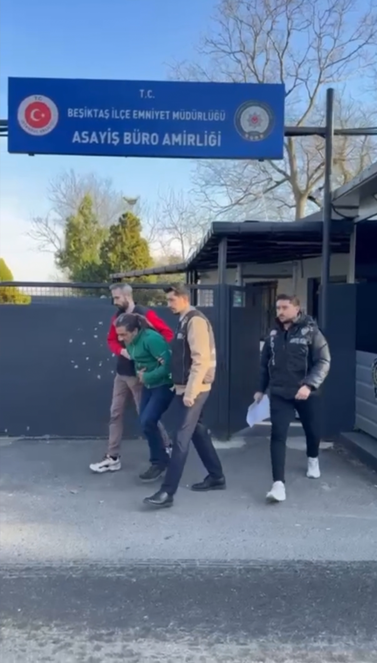 I S T A N B U L F A S’ T A N T U R K I Y E Y E 3 B I N K I L 1074000 318676