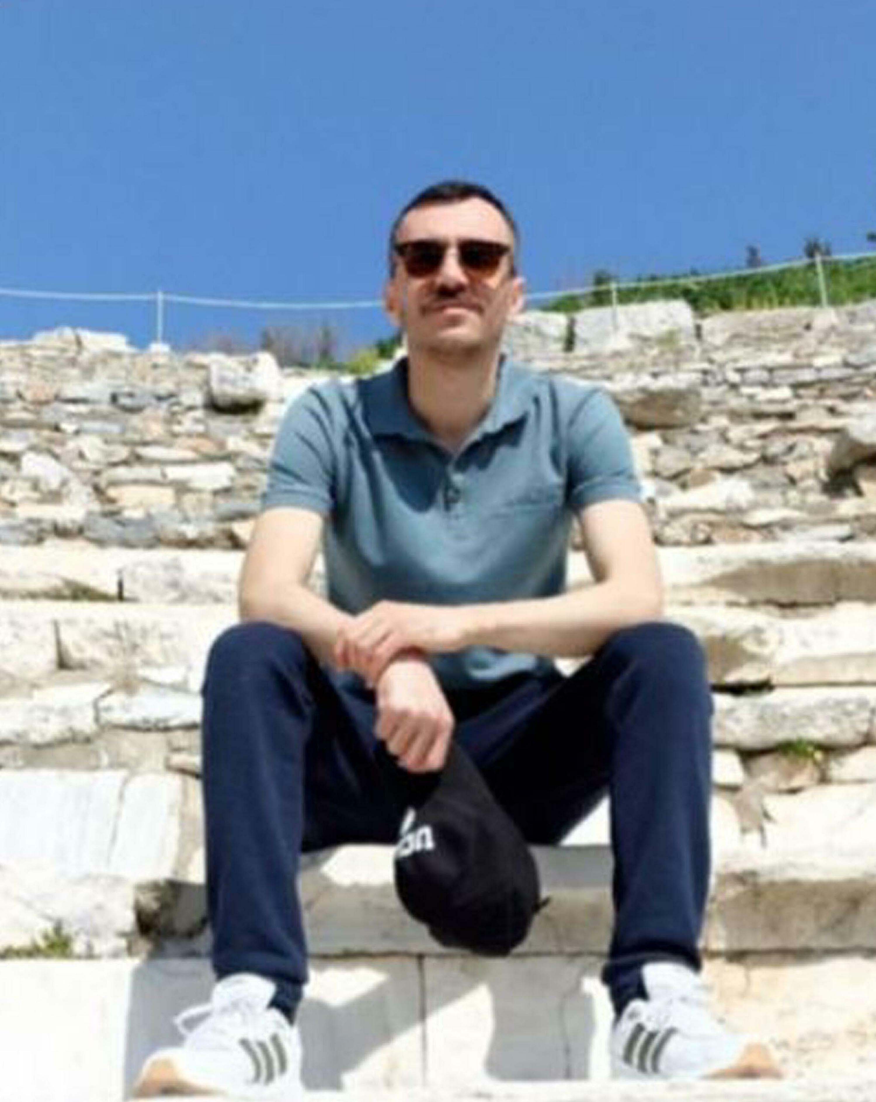 K O M S U N U N B E B E G I N E I Z L E T T I G I V I D E O D A N C I N 1059896 314545