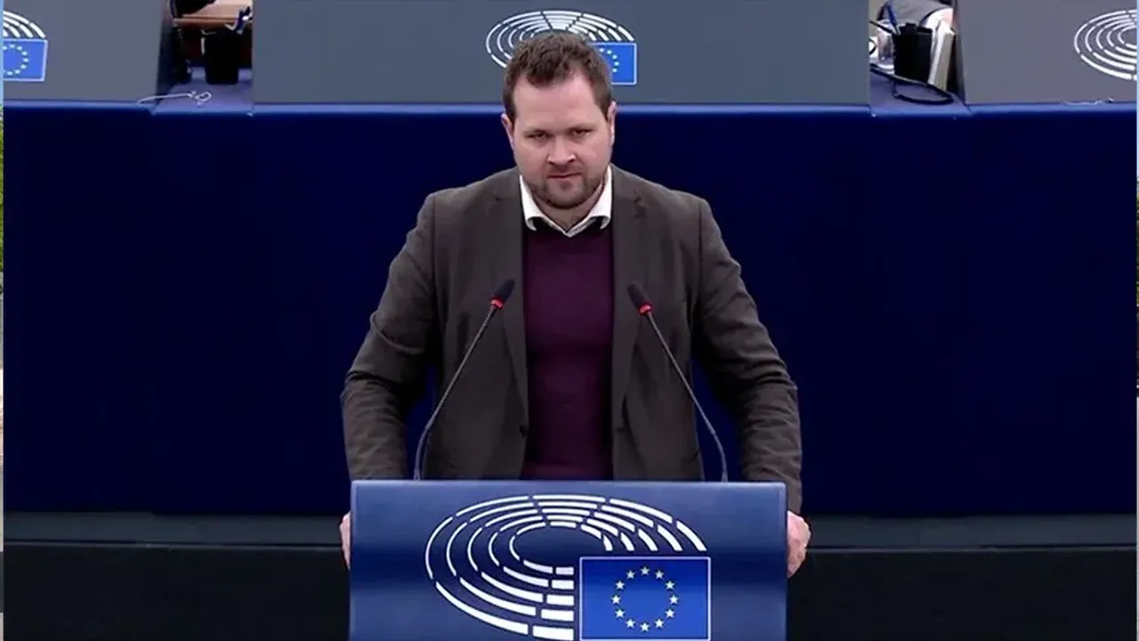 Danimarkali Uye Trumpa Ap Kursusunden Kufretti Habertime 23012023