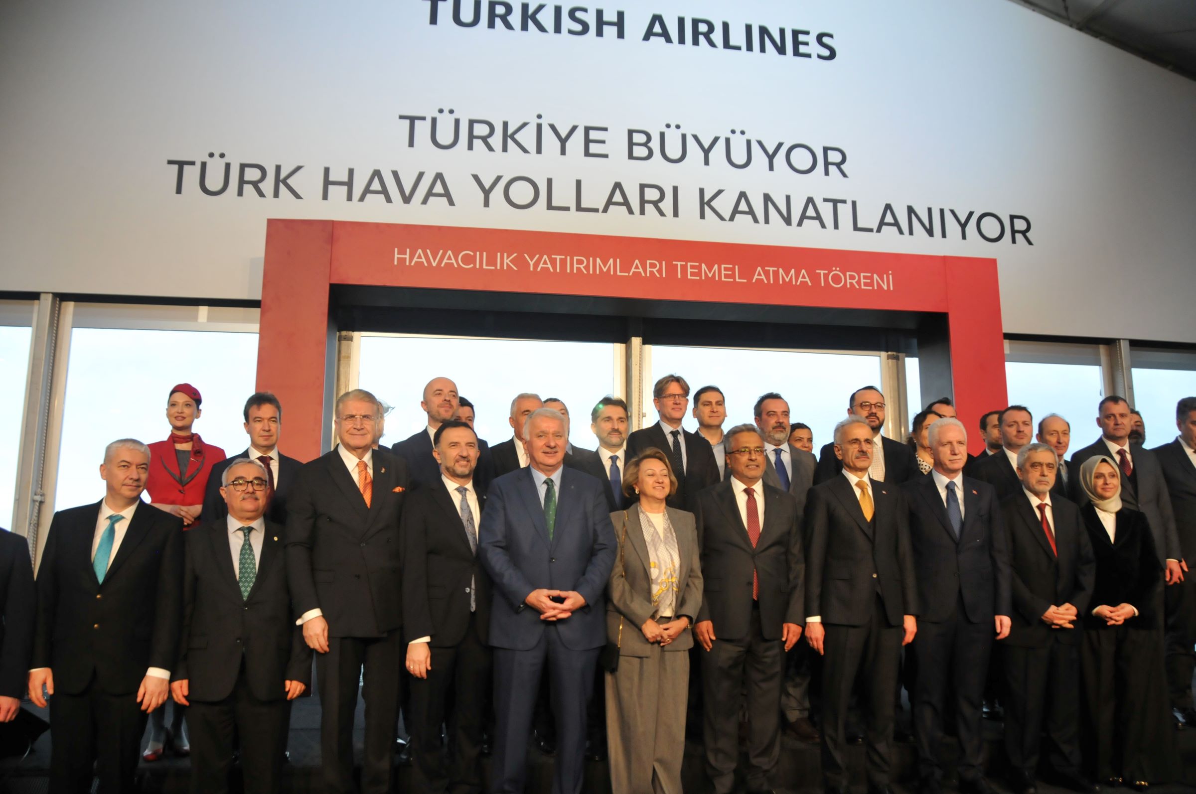 I S T A N B U L T H Y’ N I N 100 M I L Y A R L I R A D E G E 1104453 327852