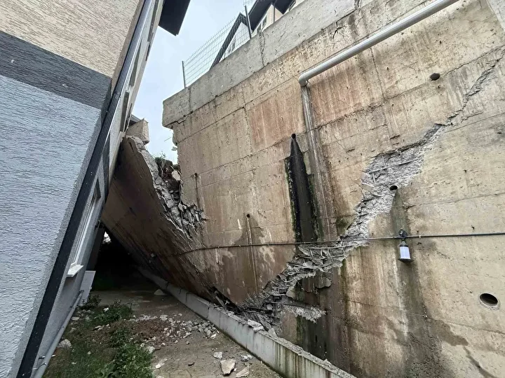 9Ae7F584 1362Fd1E 3750 4Fdb 9C71 114497B8D013