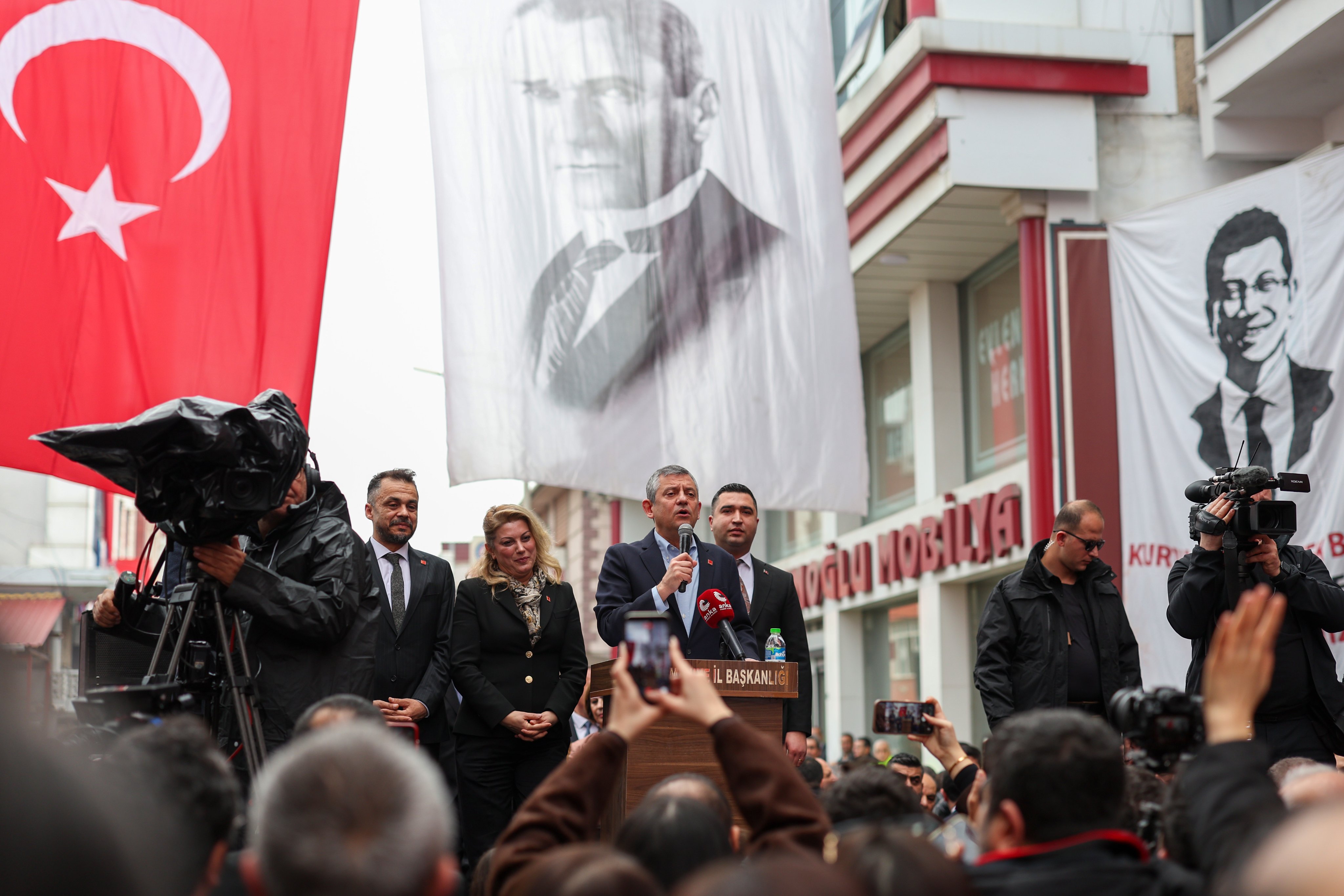 H A Jacd L X U A A2 Pig