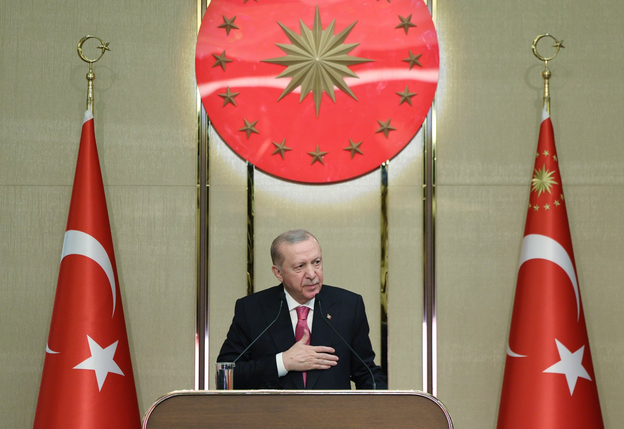 H C Gikqu Ws A Anf J D