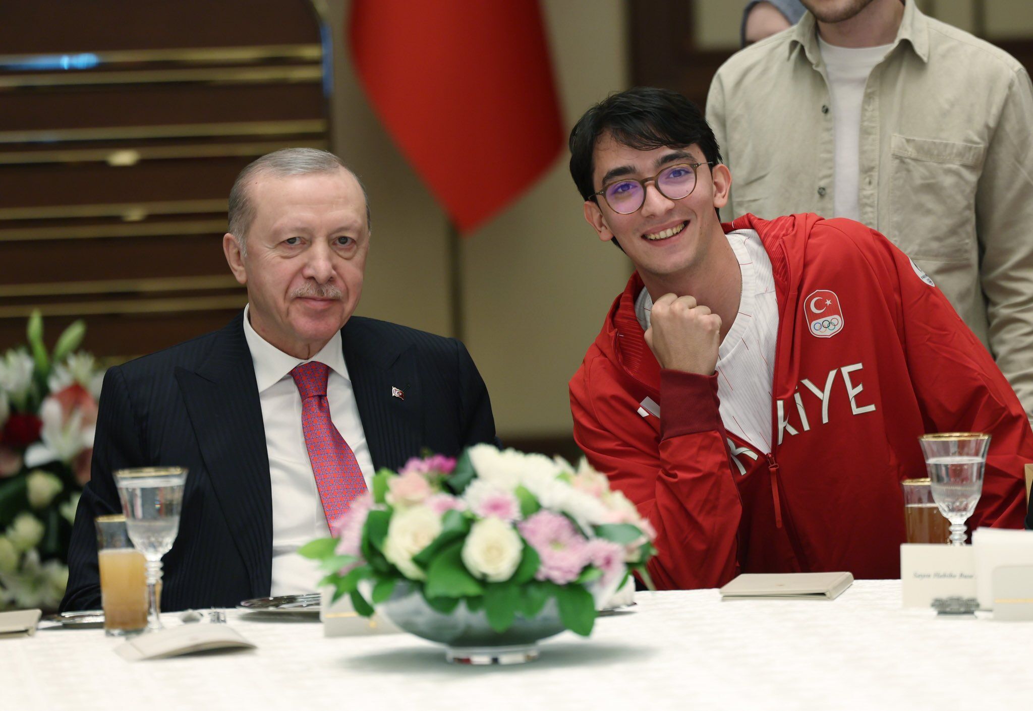 H C Gikqz X M A Aih M U