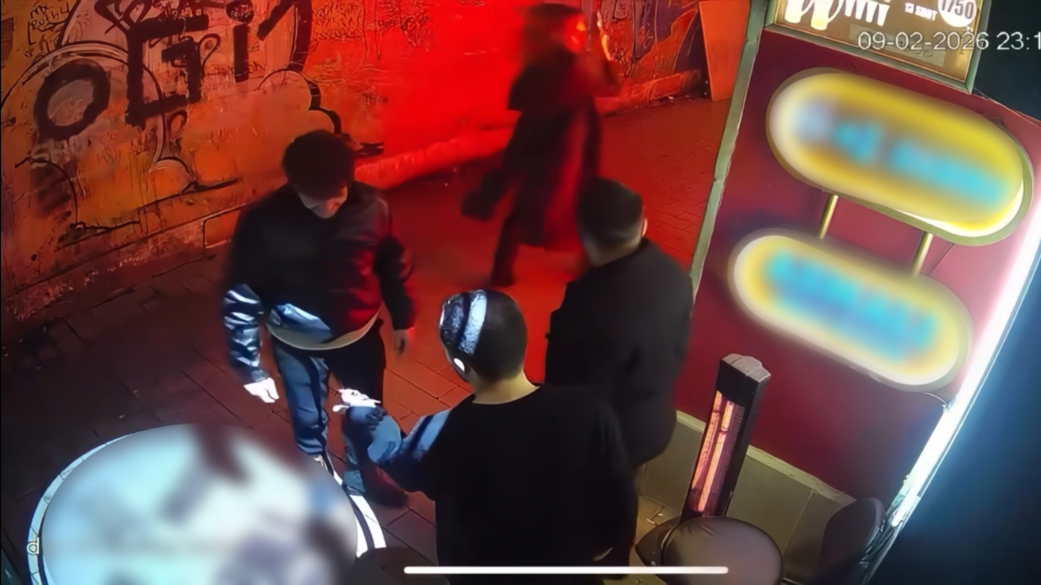 I S T A N B U L B E Y O G L U’ N D A K A D I N T U R I S T I N Y E 1159775 344391