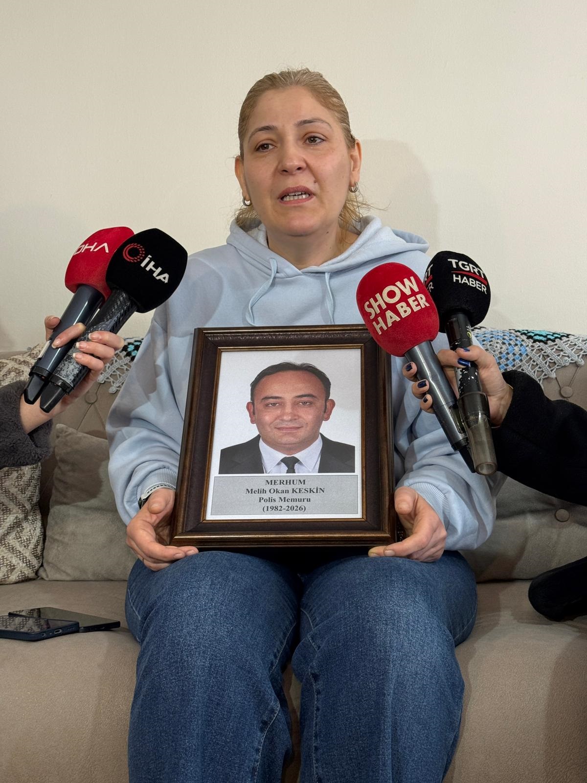 P O L I S M E M U R U N U N H A Y A T I N I K A Y B E T T I G I K A V G 1155775 343226