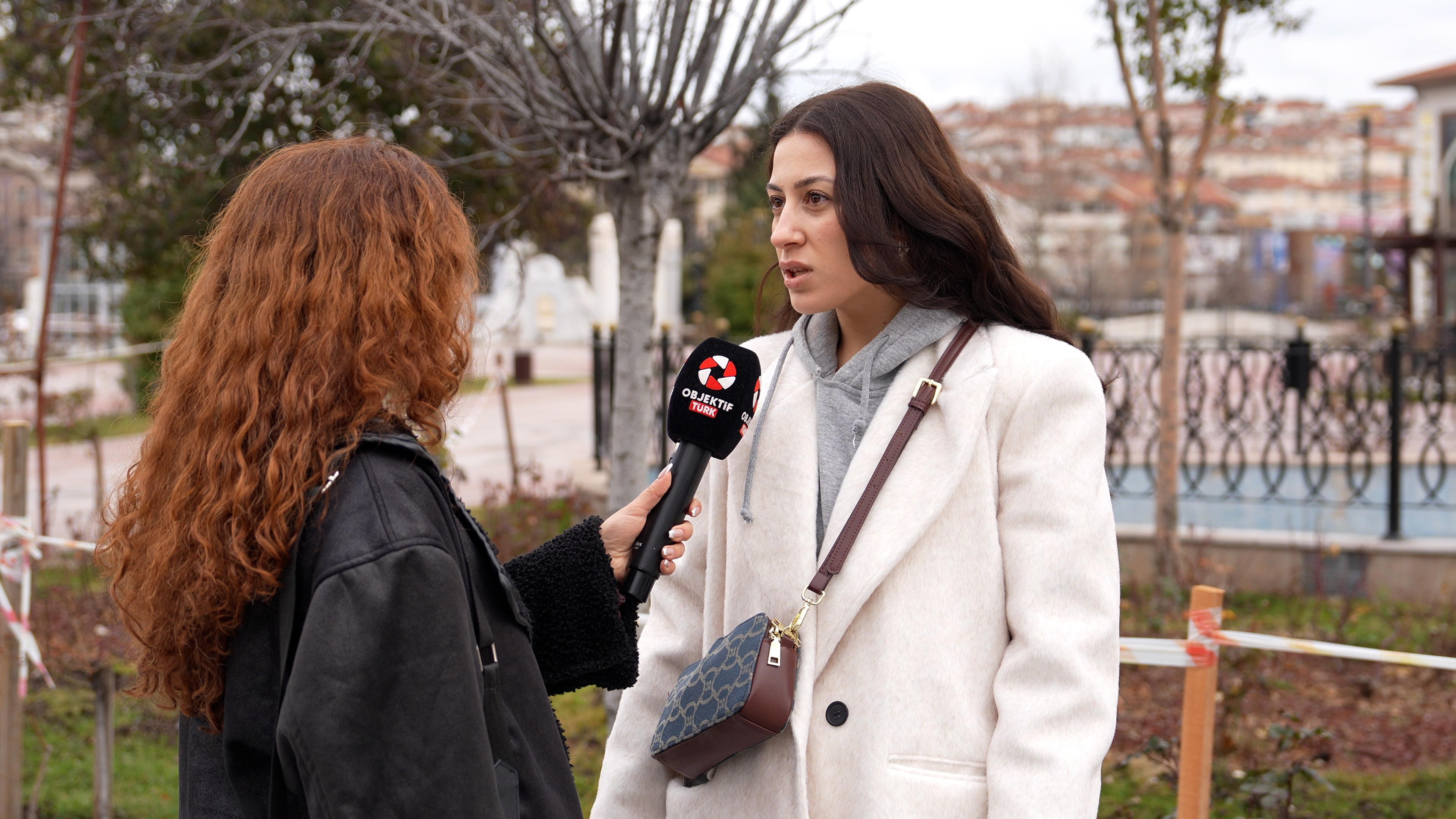 Youtubme.00 01 39 39. Still002