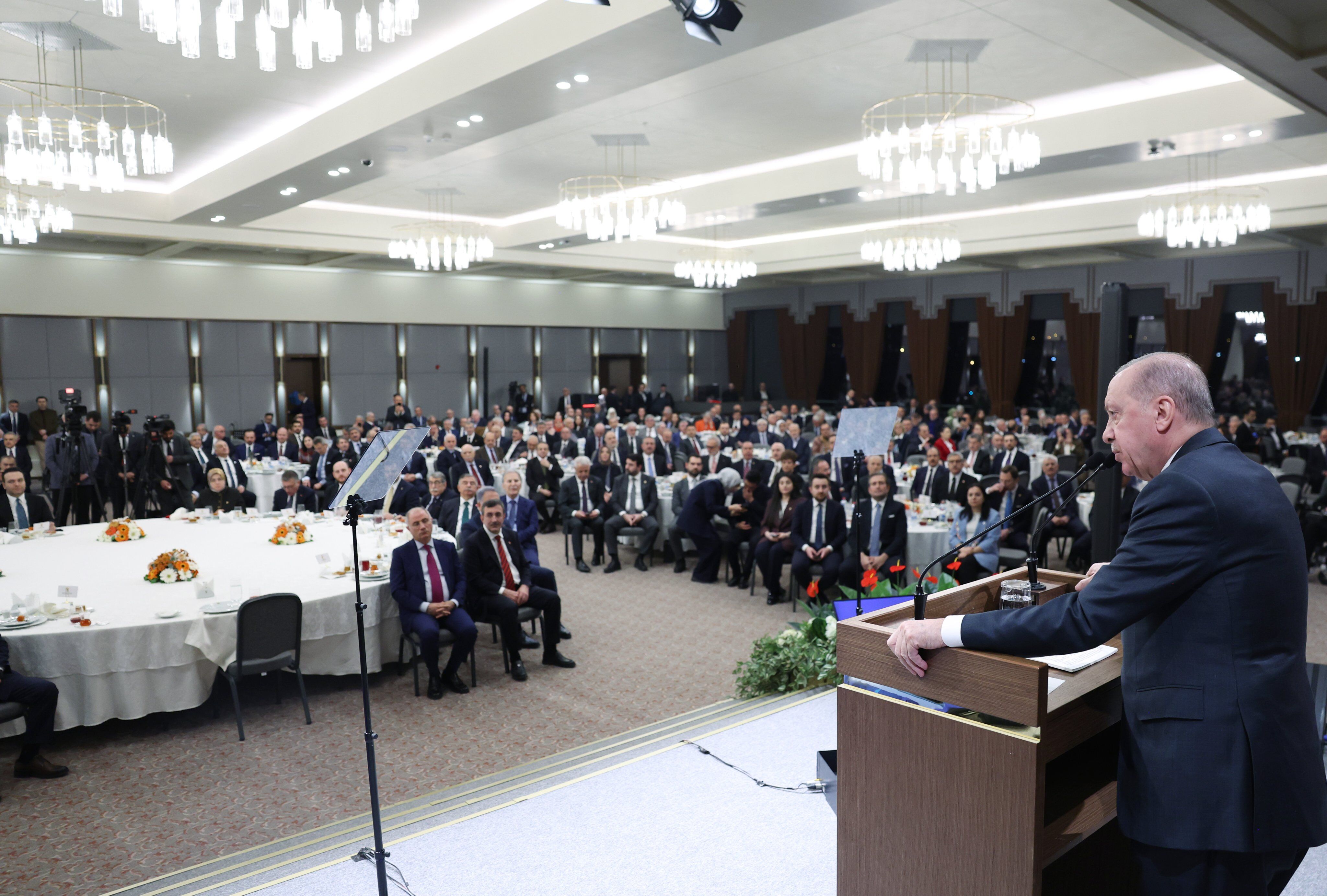 C U M H U R B A S K A N I E R D O G A N T U R K I Y E H E R Z A M A N 1207928 359205