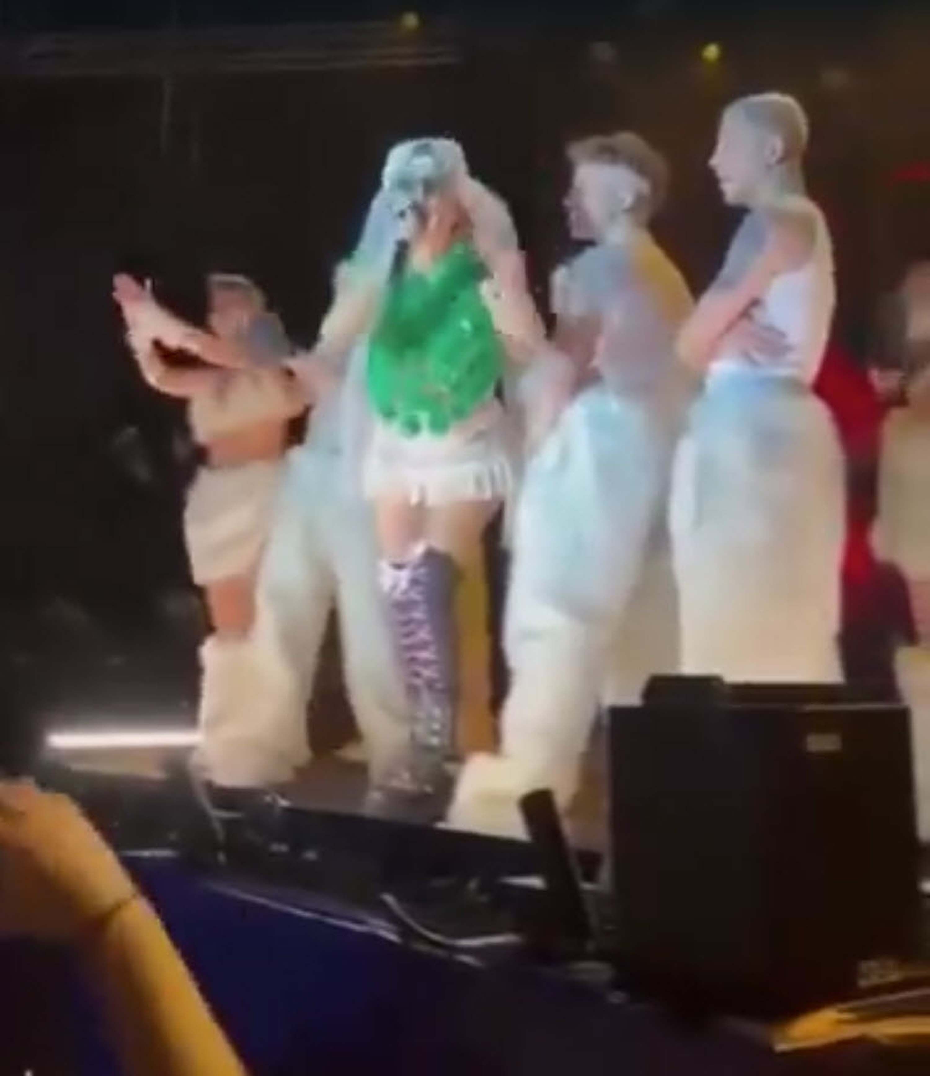 S A R K I C I H A N D E Y E N E R E ‘ C U M H U R B A S K A N I N A H 1200848 357131