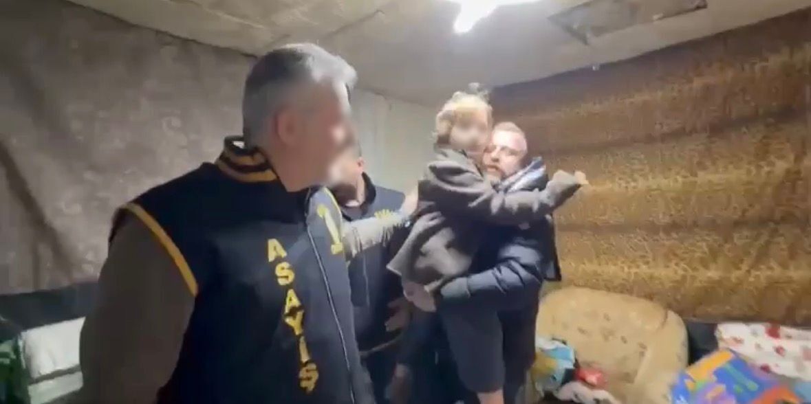 Bursa’da şok olay: Kaçırılan çocuk, 7 yıl boyunca tutulduğu harabe evde bulundu!