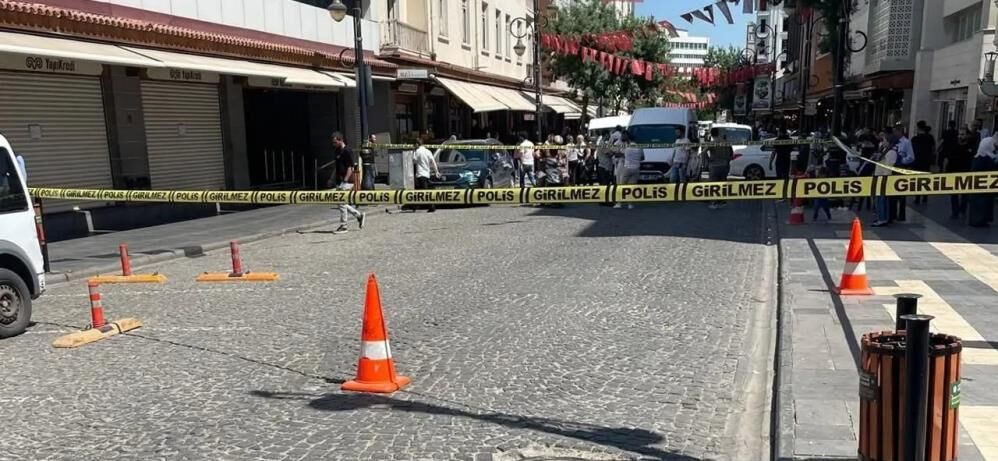 Diyarbakır’da Yapı Kredi Bankası Şubesi'ne silahlı saldırı