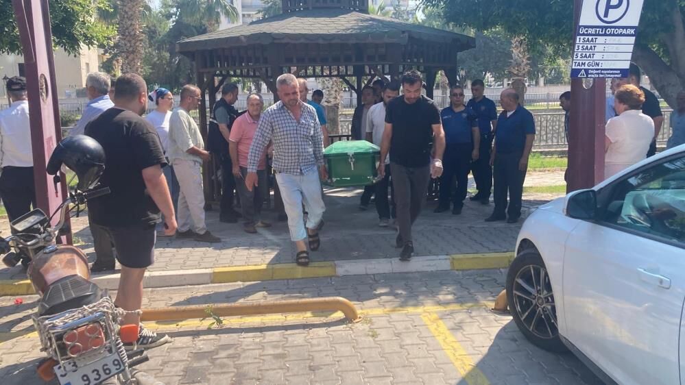 Mersin'de şüpheli ölüm: Parkta cansız bedeni bulundu