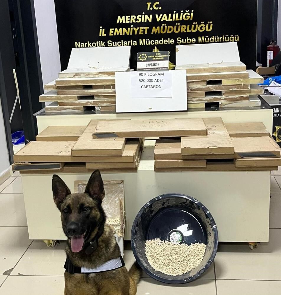 Mersin'de TV ünitelerine gizlenmiş 520 bin uy*şturucu hap ele geçirildi