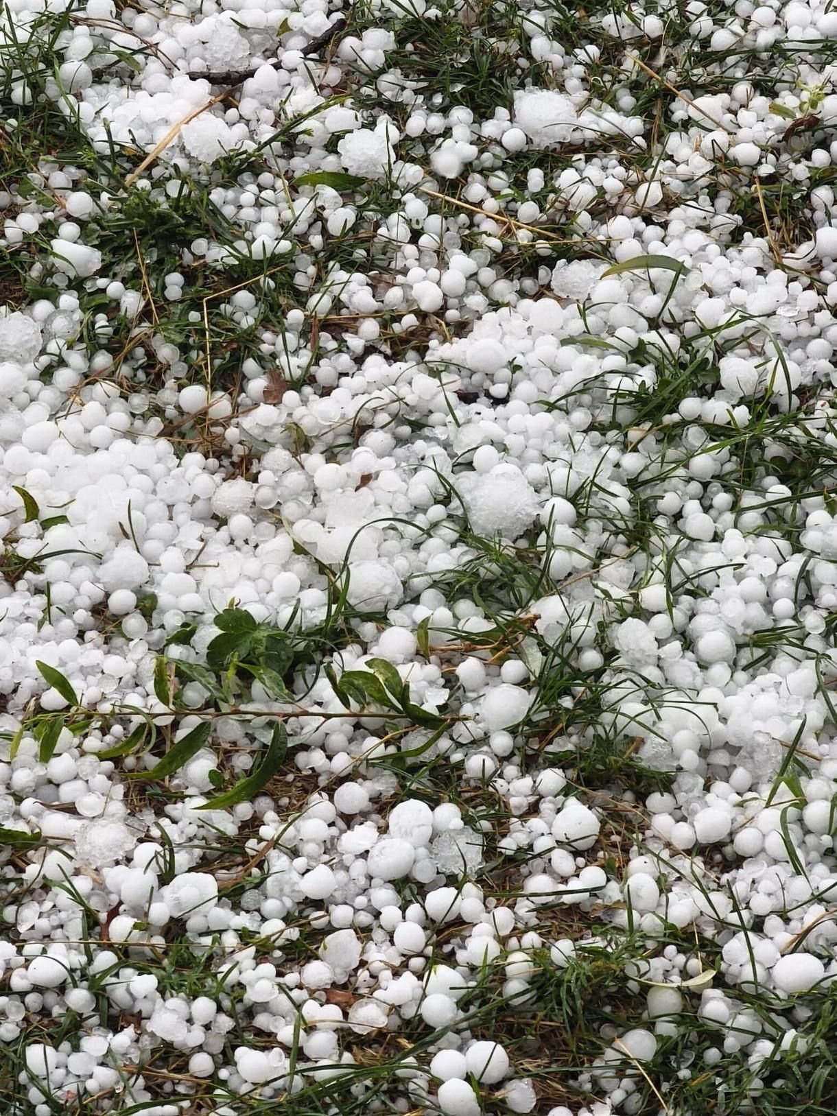 Mersin’de ceviz büyüklüğünde dolu yağışı